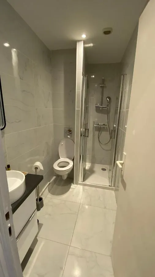קאן Sweet Home Marceau 6 Studios Hyper Centre Proche De La Mer Et Du Palais דירה